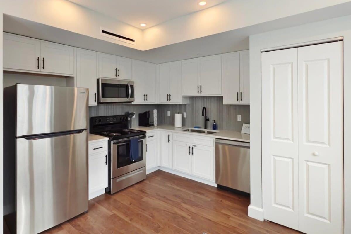 Fun Cozy Apts - 1 25 Mile Walk To Tiaa Bnk Fld Jacksonville Eksteriør bilde