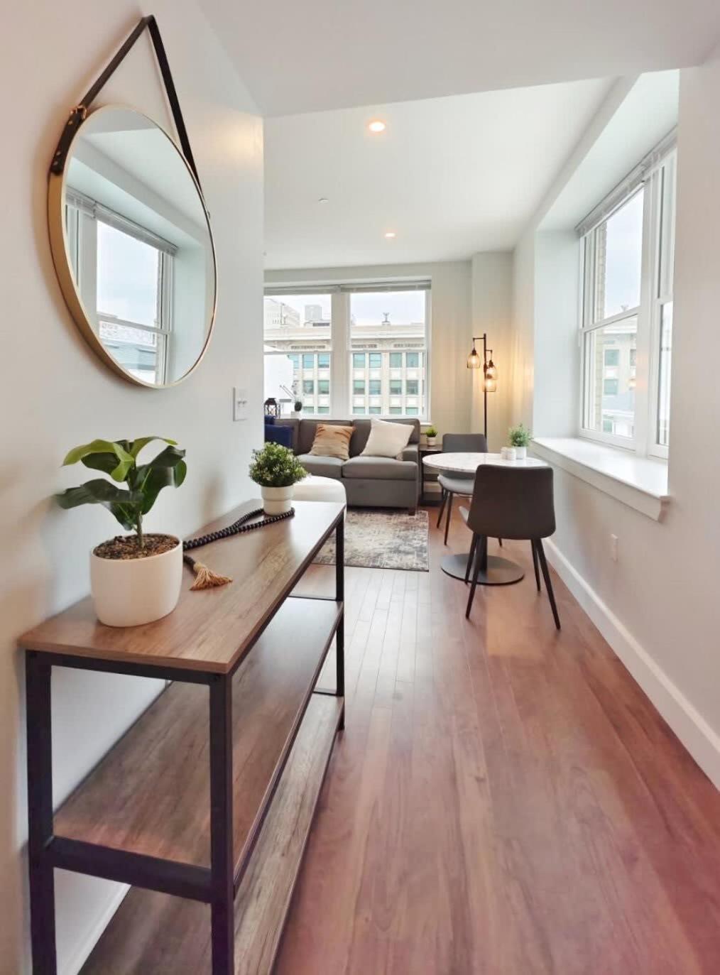 Fun Cozy Apts - 1 25 Mile Walk To Tiaa Bnk Fld Jacksonville Eksteriør bilde