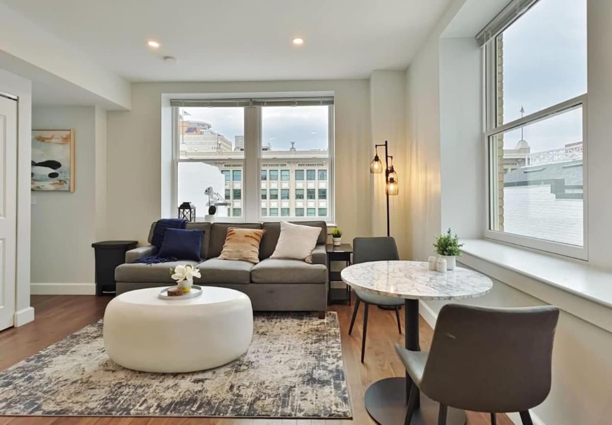 Fun Cozy Apts - 1 25 Mile Walk To Tiaa Bnk Fld Jacksonville Eksteriør bilde